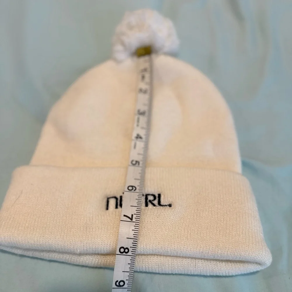 NWOT Nütrl Vodka Seltzer Embroidered Logo Cream Knit Winter Hat w/pompom.